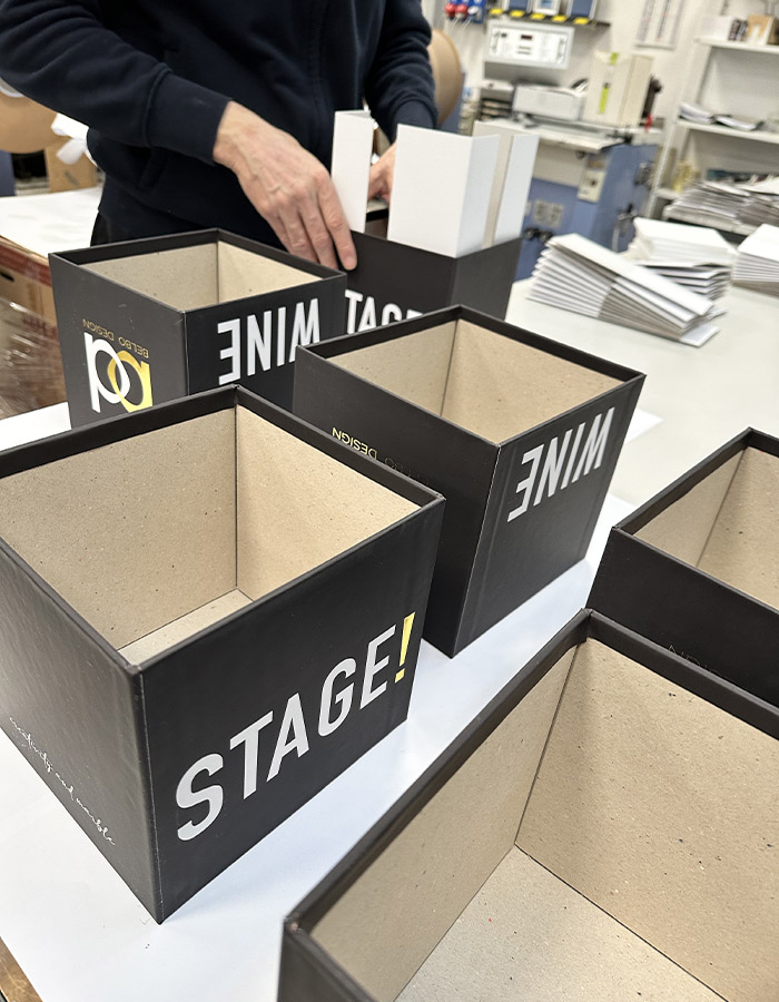 4-packaging-card-slider-tablet